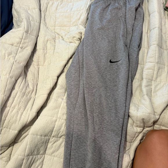 Nike Gray Athletic Joggers - Picture 1 of 4